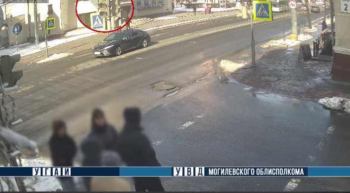 В Могилеве водитель такси проехал на красный сигнал светофора
