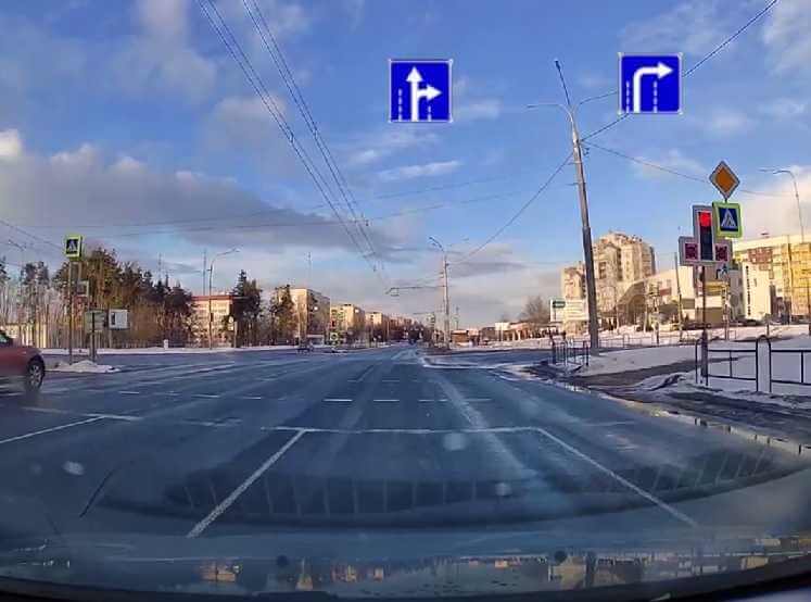 Невнимательный таксист заплатил штраф на перекрестке улиц Крупской и Турова в Могилеве