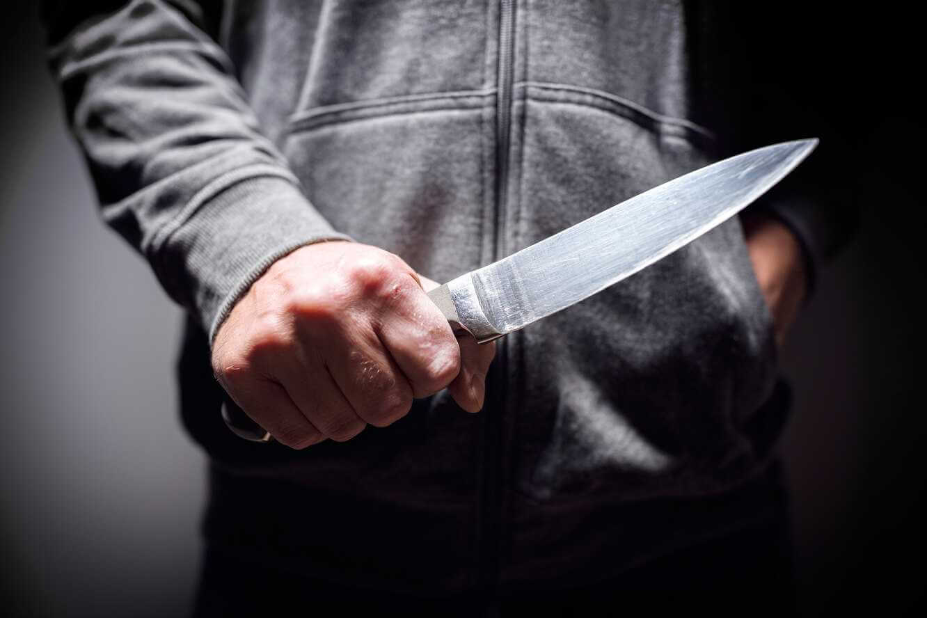 В Бобруйске пенсионер схватил за нож после ссоры в магазине