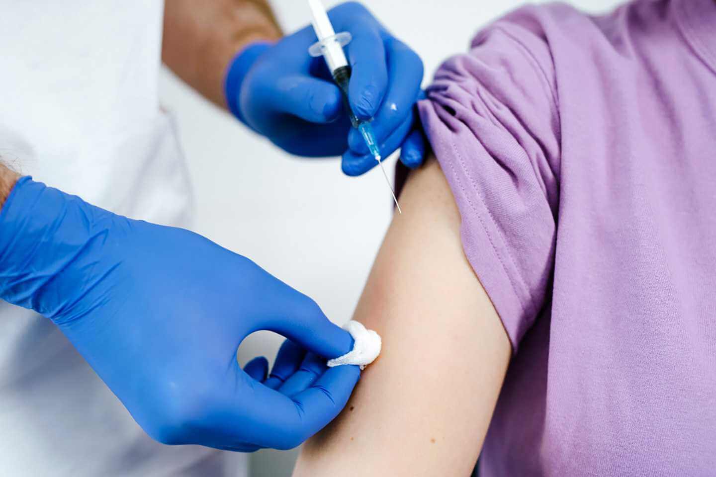 Более 702 тысяч человек прошли основной курс вакцинации в Могилевской области