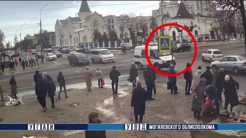 Автоледи на Nissan проигнорировала светофор на перекрестке Тимирязевской и Первомайской в Могилеве