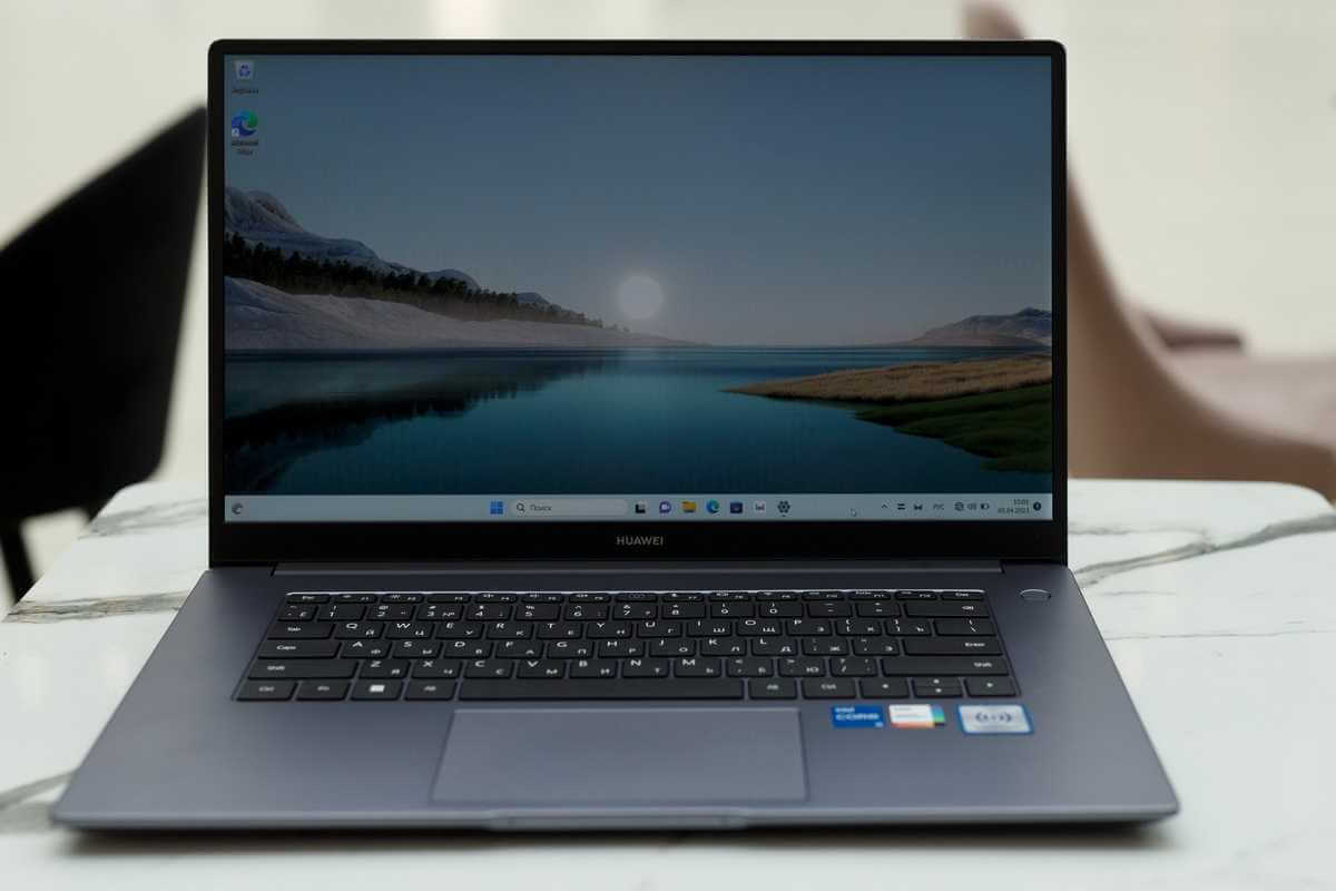 Нашли в Могилеве мощный и стильный ноутбук Huawei MateBook D15. Он и вправду так хорош?