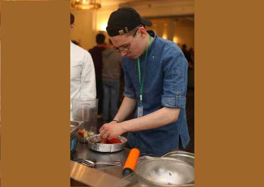 Могилевский студент блеснул мастерством на слете шеф-поваров в Москве