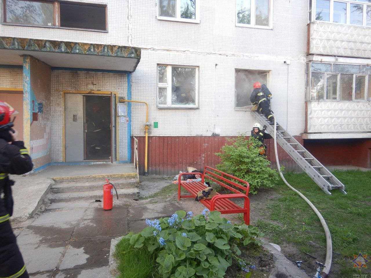 На пожаре в Могилеве работники МЧС спасли мужчину