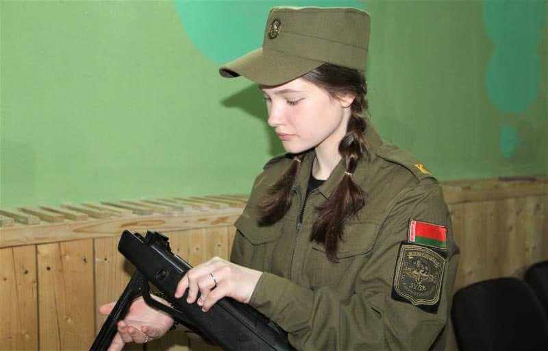 Чему учат юных могилевчан на занятиях в военно-патриотическом клубе «Зубр»