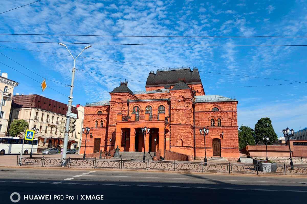 Бродвей», звездочет и «Крылатая» скульптура. Прогулялись по Могилеву со  смартфоном Huawei P60 Pro » MASHEKA - информационный портал Могилёва.  Новости Могилева, интервью с могилевчанами