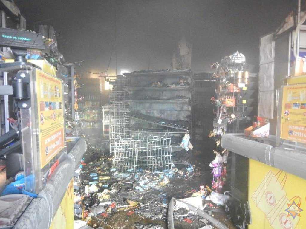 "Копеечка" горела в Могилеве: работники магазина вышли самостоятельно