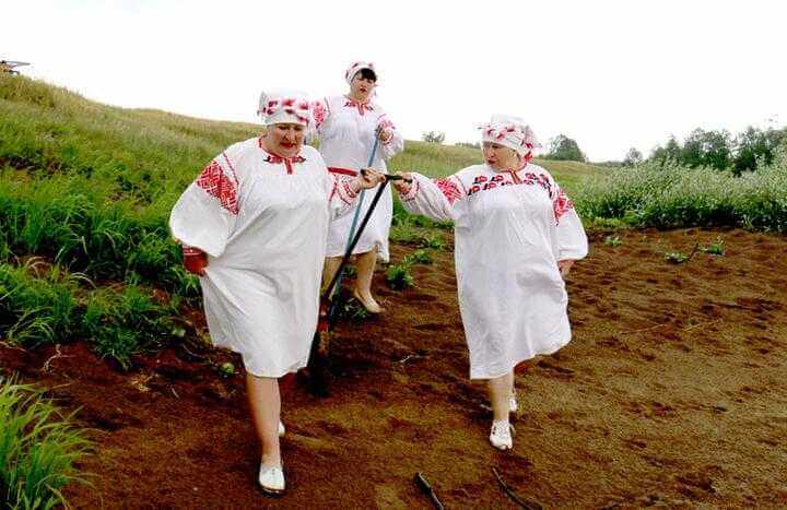 На Климовщине женщины вызвали дождь с помощью специального обряда