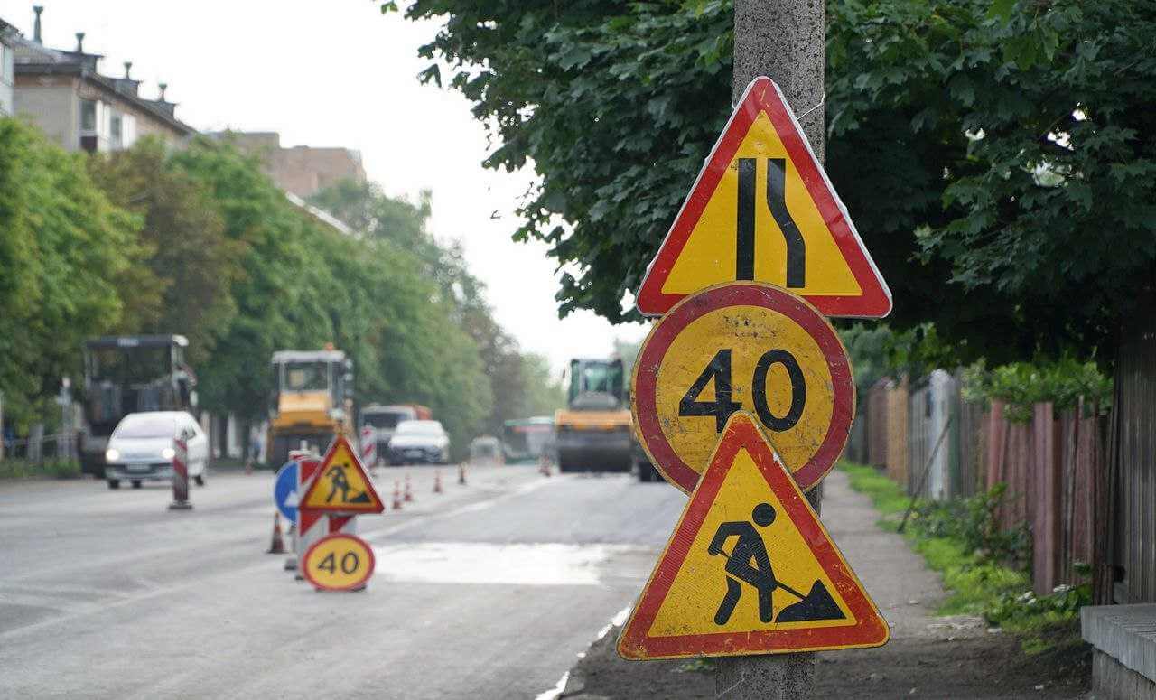 На улице Гришина в Могилеве завершается текущий ремонт дорожного покрытия