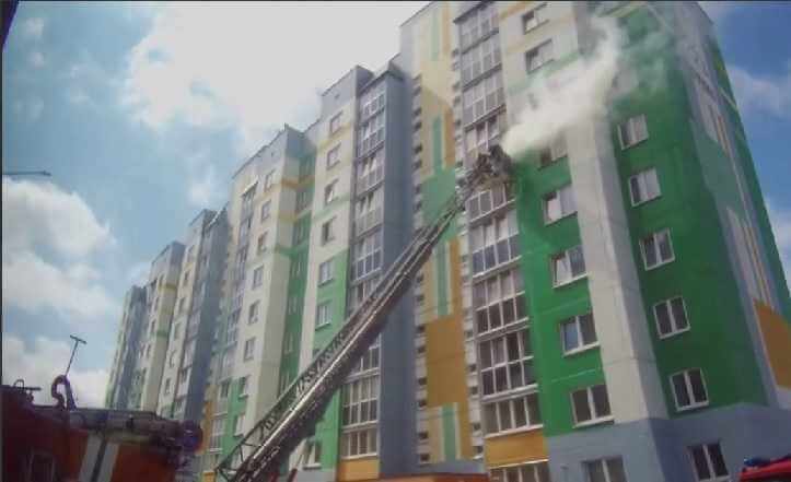 Пятерых детей спасли работники МЧС Могилева: горел балкон на шестом этаже
