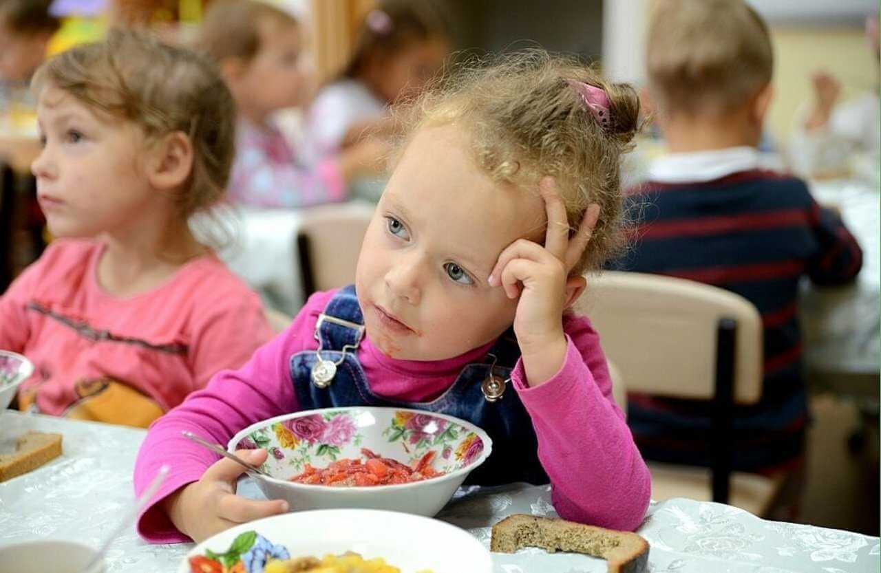 В Беларуси увеличили нормы расходов на питание в детских садах и школах