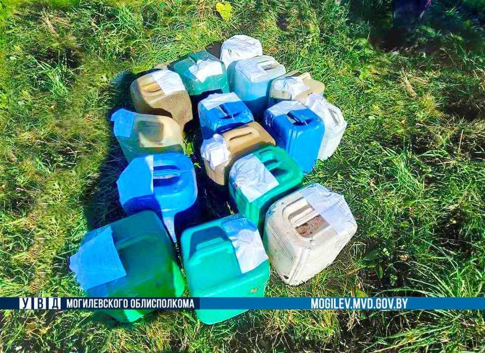 300 литров окрашенного дизтоплива изъято жителя Кричевского района