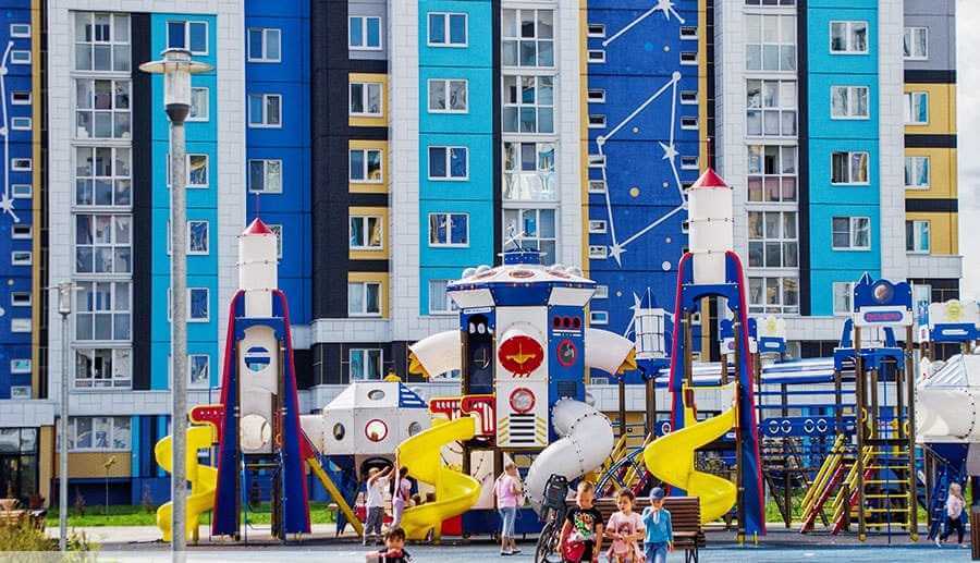 В Могилеве новая детская площадка на Спутнике-2 превратилась в опасное место