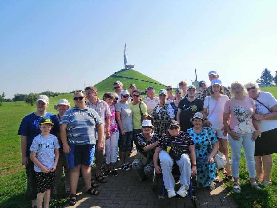 Для могилевчан с инвалидностью организовали увлекательную экскурсию на Курган Славы и в Минск