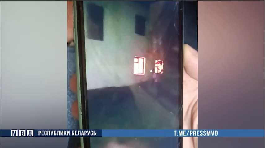 В Могилеве наркозакладчики бросили горючую смесь в окно пенсионерки и сняли видео для заказчика