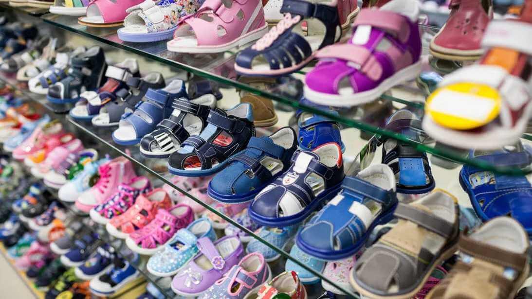 В Могилеве продавали опасную детскую обувь