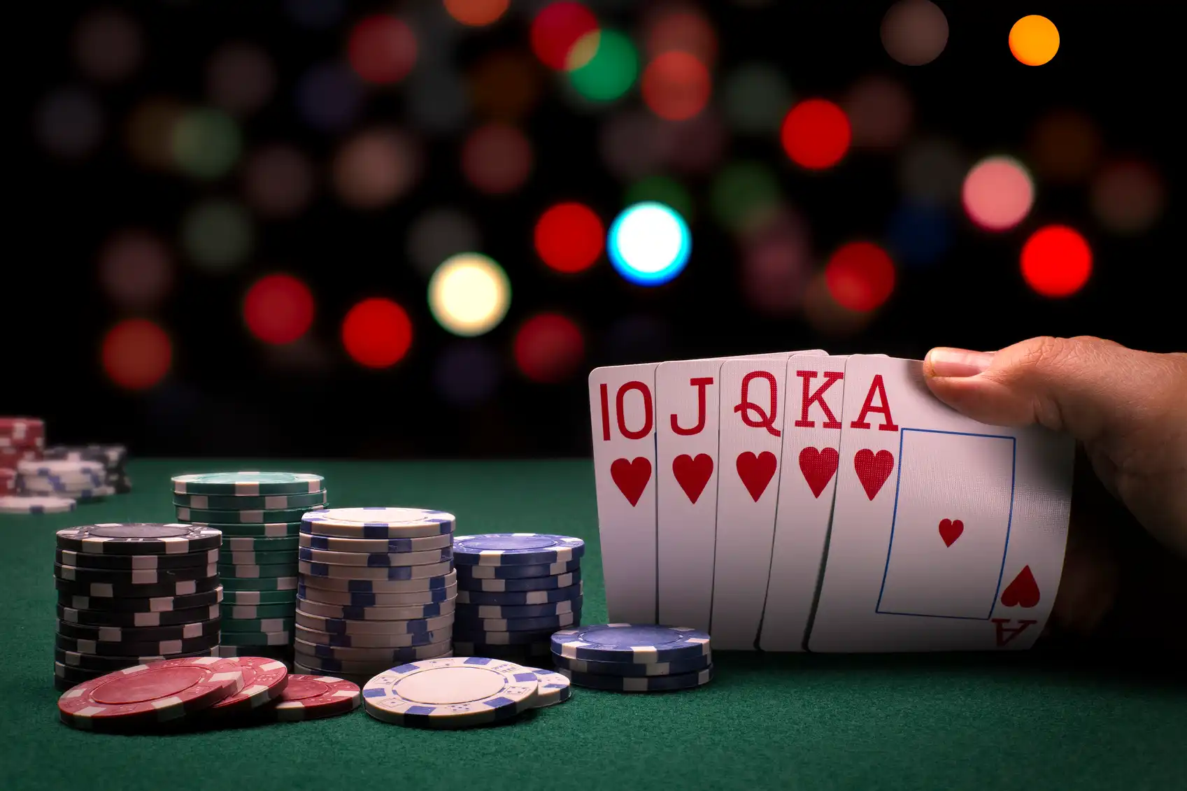 Правила и комбинации в покере: ключевые основы перед игрой