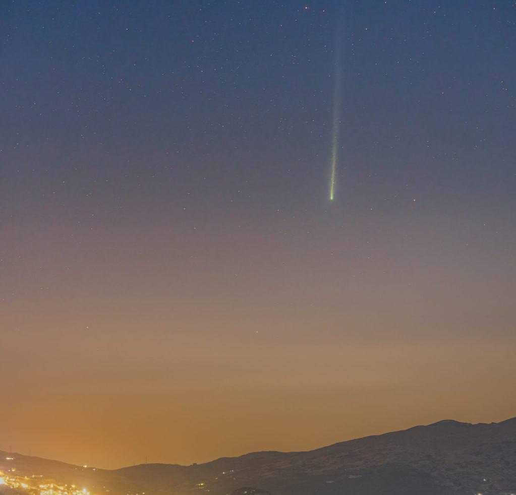 12 - 17 сентября земляне смогут увидеть комету с зеленым хвостом: она видна только 1 час под утро