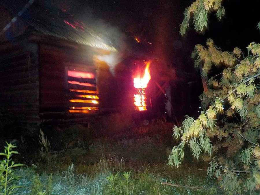 Милиционеры спасли людей на пожаре в Бобруйске