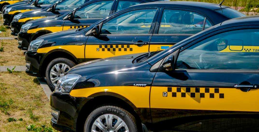 Организация-перевозчик такси в Могилеве платила зарплаты «по-черному» — теперь она должна государству 113 тысяч рублей налогов