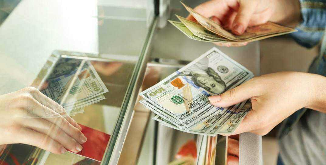 Доллар снова подорожал: какие курсы валют 9 октября в обменниках Могилева?