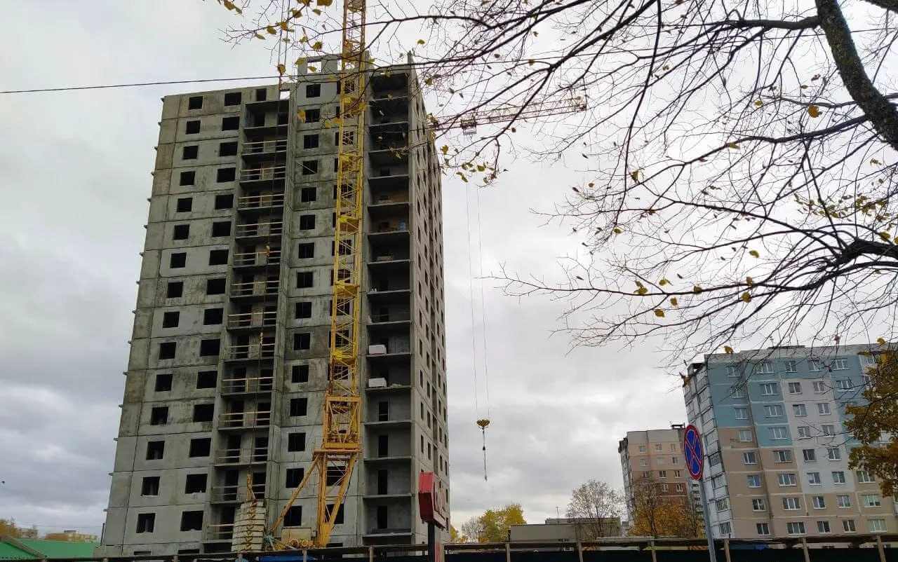 На месте снесенного частного сектора по улице Островского в Могилеве возводят 18-этажку