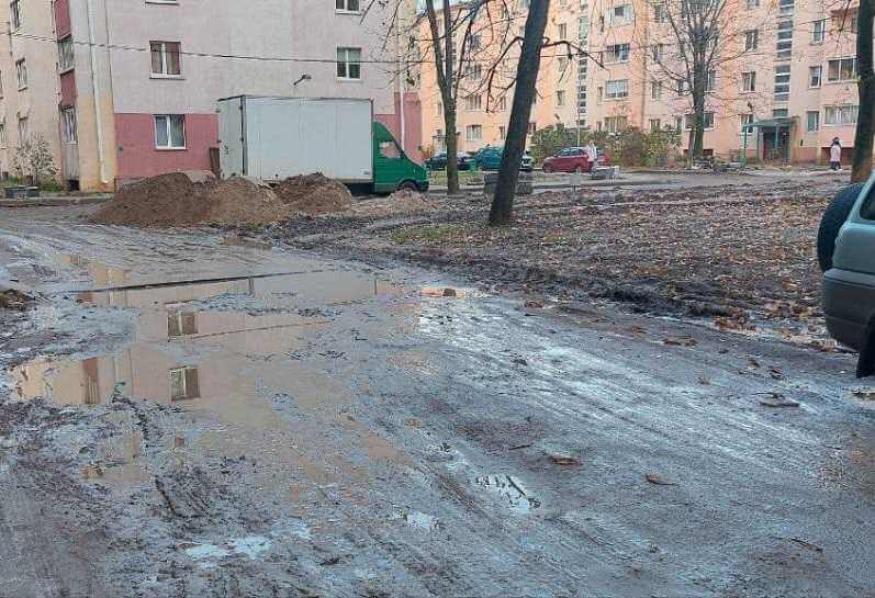 Могилевчане жалуются на затянувшийся ремонт во дворе на Якубовского