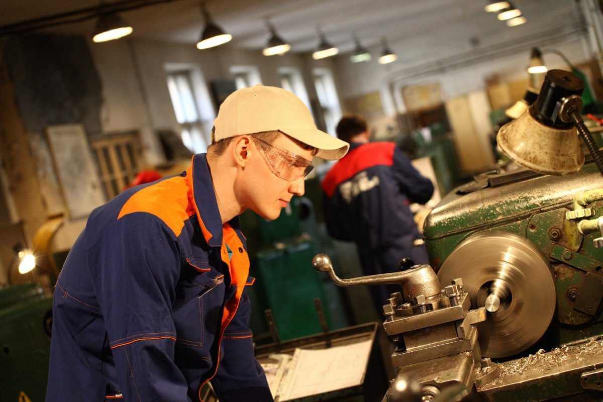 Топ-10 вакансий в Могилеве для рабочих на производство с зарплатой до 2500 рублей