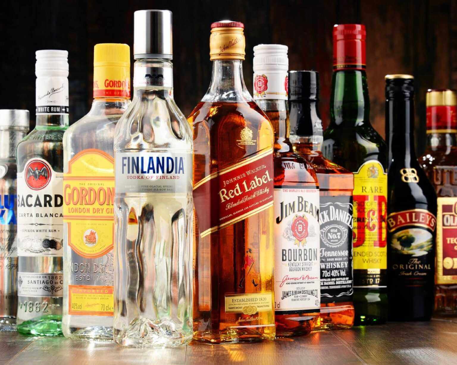 В Бобруйске мужчина обиделся на начальника и украл у него 40 бутылок алкоголя