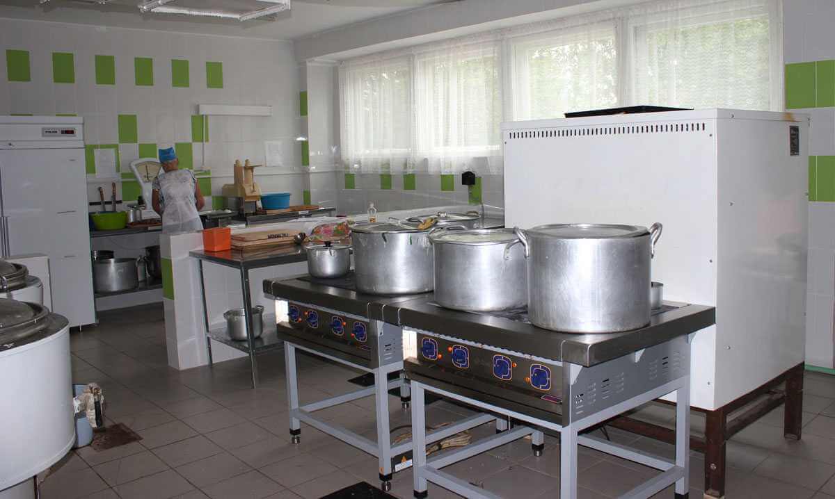 Могилевская областная санстанция остановила работу 12 школьных пищеблоков