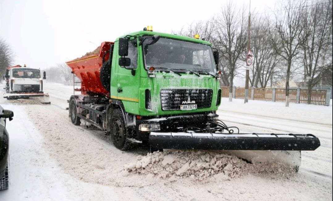 Сегодня в уборке Могилева задействовано 60 единиц снегоуборочной техники