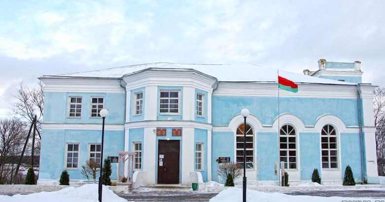 Во Дворце Жуковских в Дашковке провели Рождественский бал