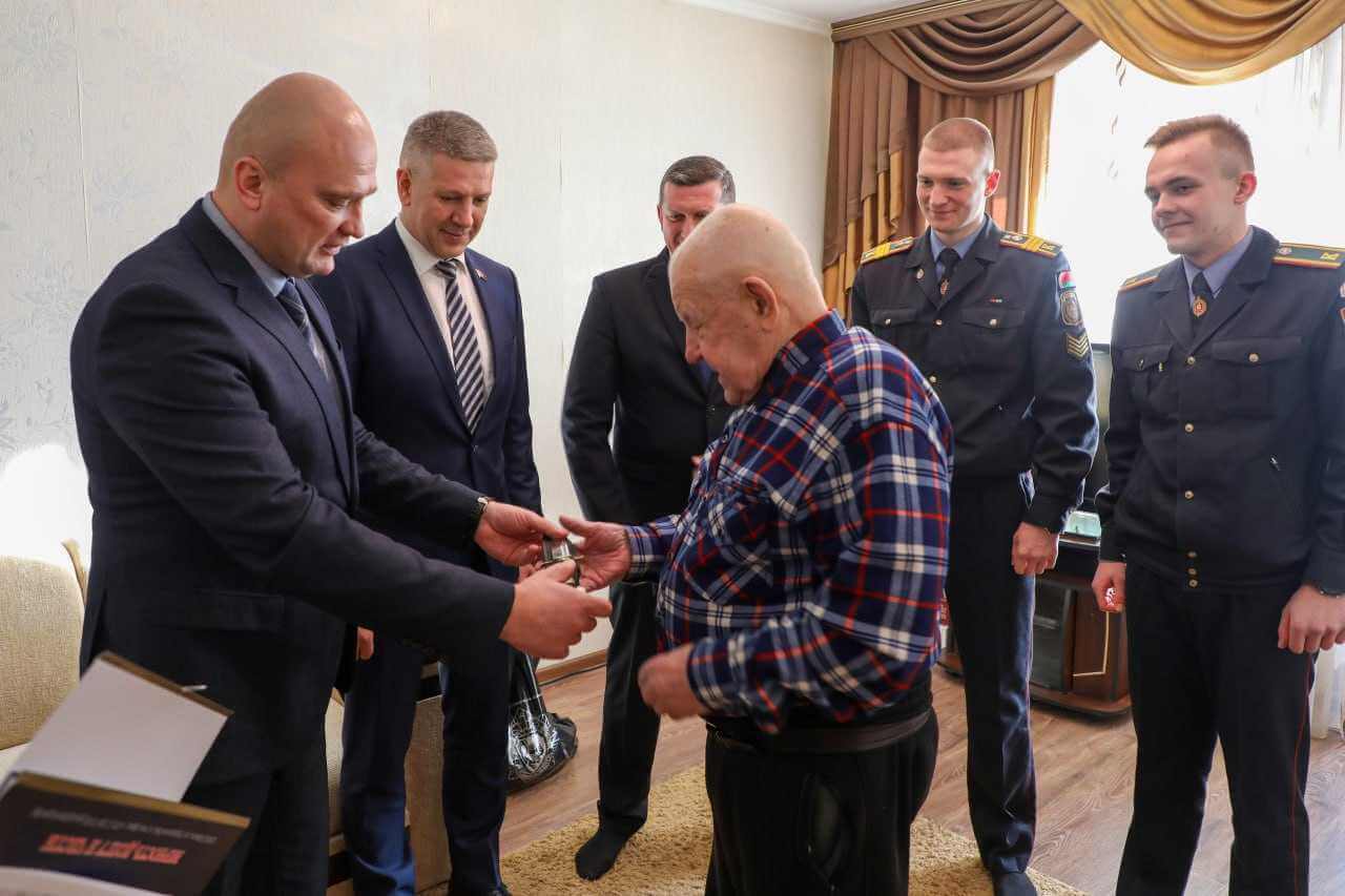 Милиционеры Могилева навестили ветерана Великой Отечественной войны Николая Илькевича