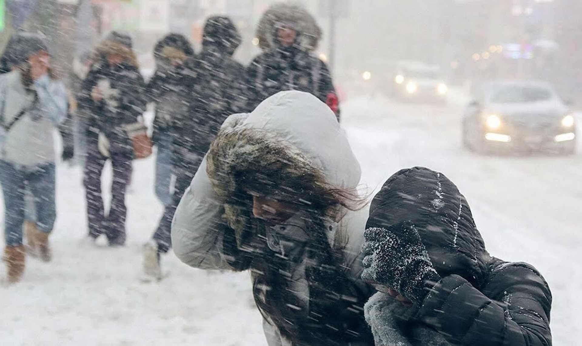 Сильный ветер, снег и метель: оранжевый уровень опасности объявлен в Могилеве на 16 января