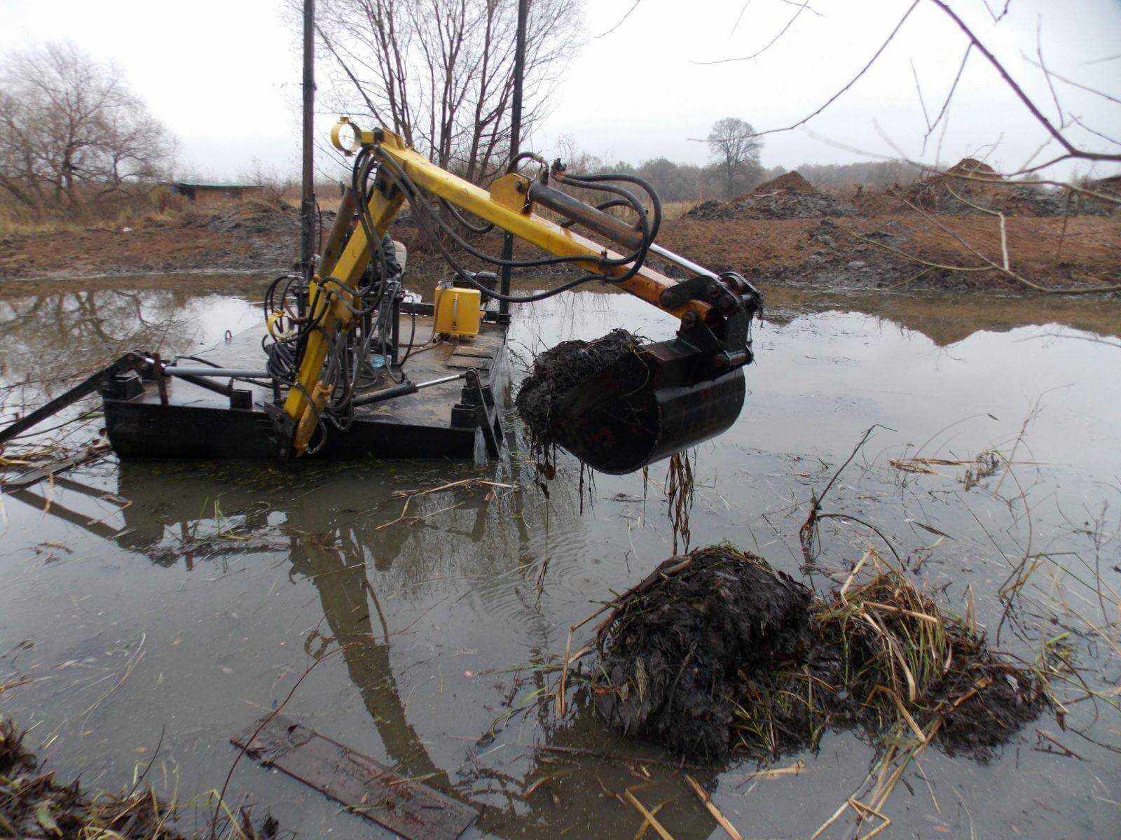 Очистка Гребеневского водохранилища продолжается