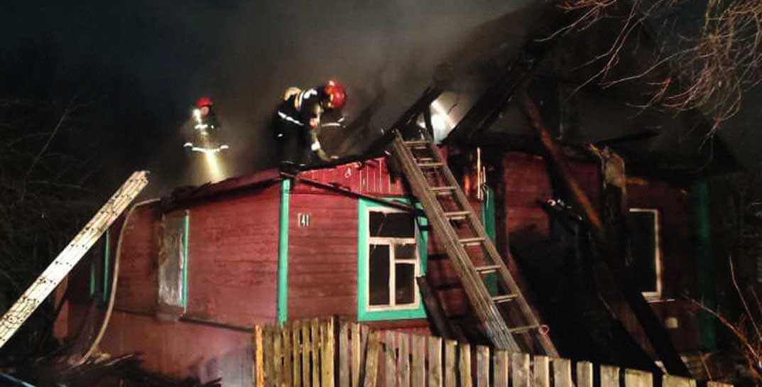 В Могилеве 20-летняя девушка вовремя проснулась и спасла свою семью на пожаре