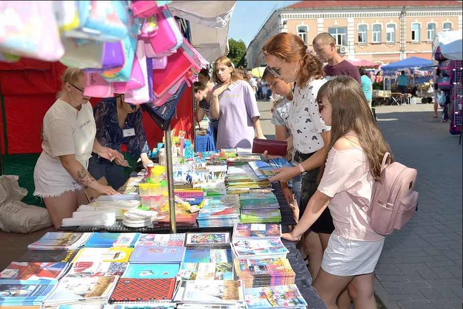 Школьный базар открылся в Могилеве: узнали о ценах и ассортименте