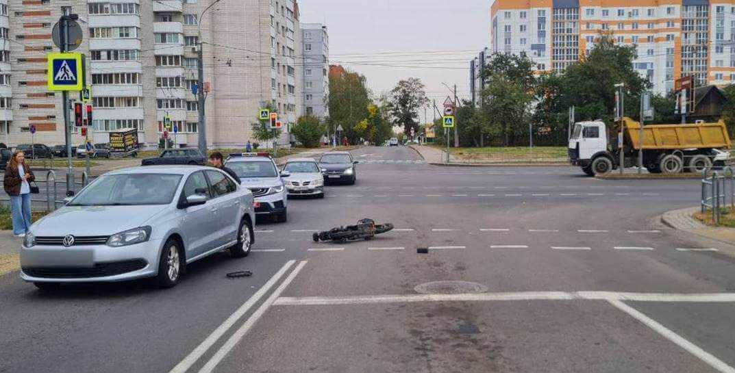 В Могилеве столкнулись электроскутер и легковушка