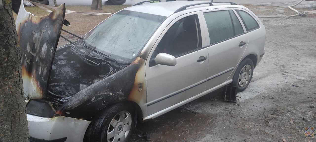 В Могилеве на проспекте Димитрова горел припаркованный автомобиль