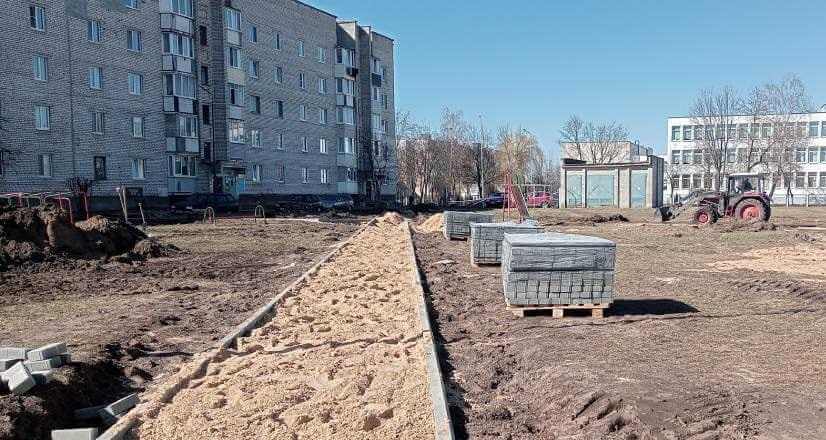 В Могилеве на улице Симонова начали строить одну из самых больших детских площадок города