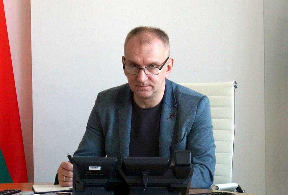 Заместитель председателя Могилевского горисполком Анатолий Якубенко принял более десятка звонков могилевчан