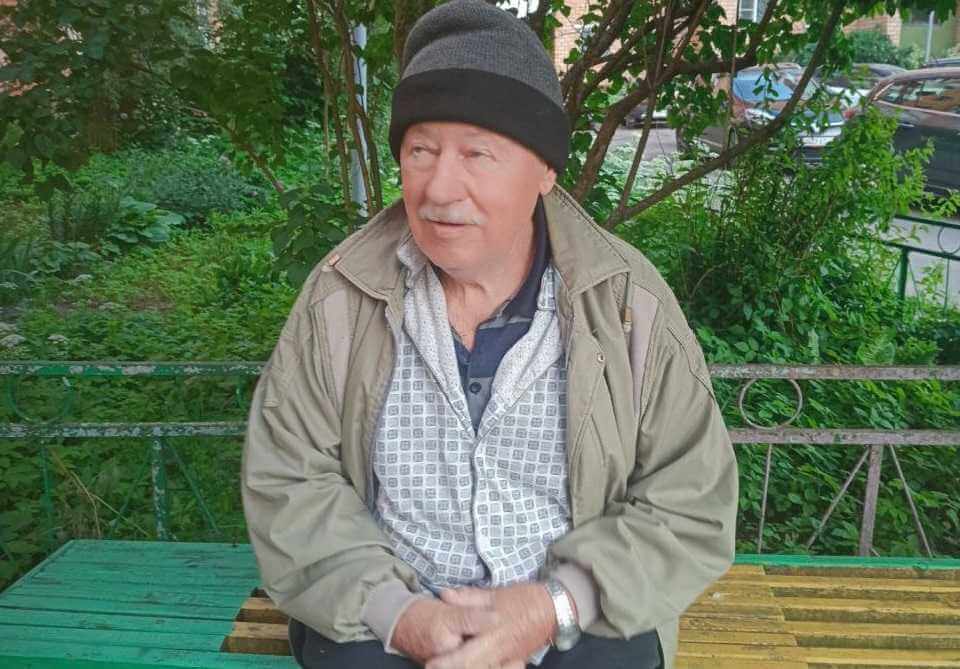 В Могилеве две девушки помогли потерявшему память пенсионеру