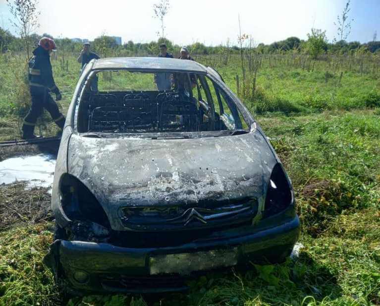 Автомобиль горел на пр-те Шмидта в Могилеве