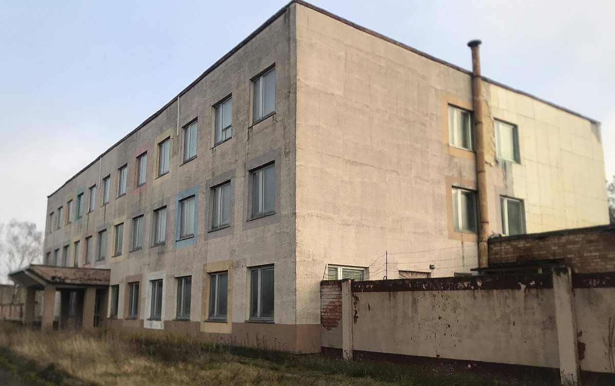 В Могилеве продают трехэтажное здание администрации химкомбината «Заря»