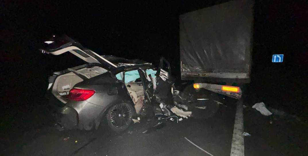 На Могилевщине легковушка столкнулась с грузовиком: один человек погиб, второй — в больнице