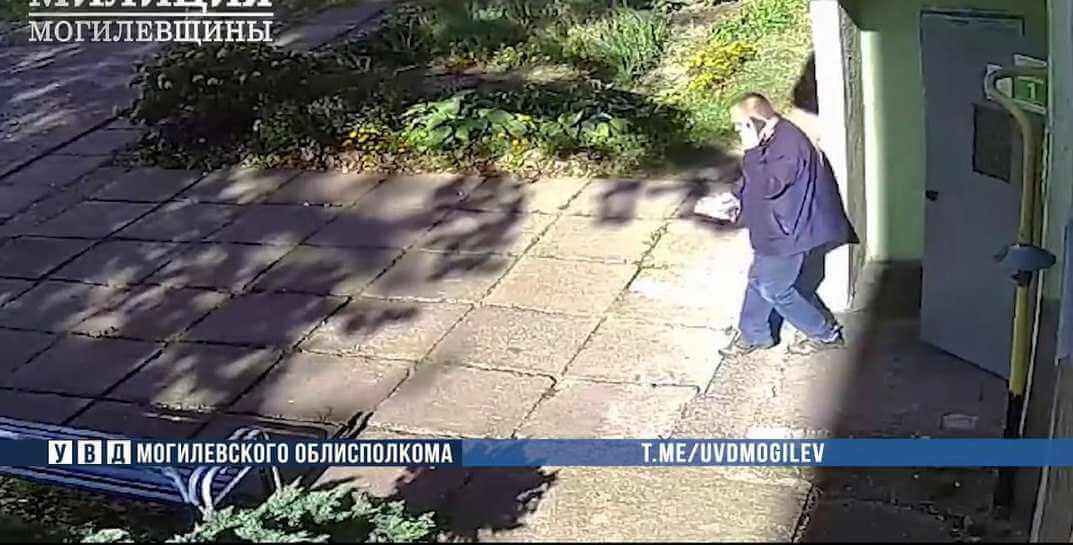 В Могилеве задержали курьера мошенников, который забрал у 70-летней пенсионерки 17,5 тысяч рублей