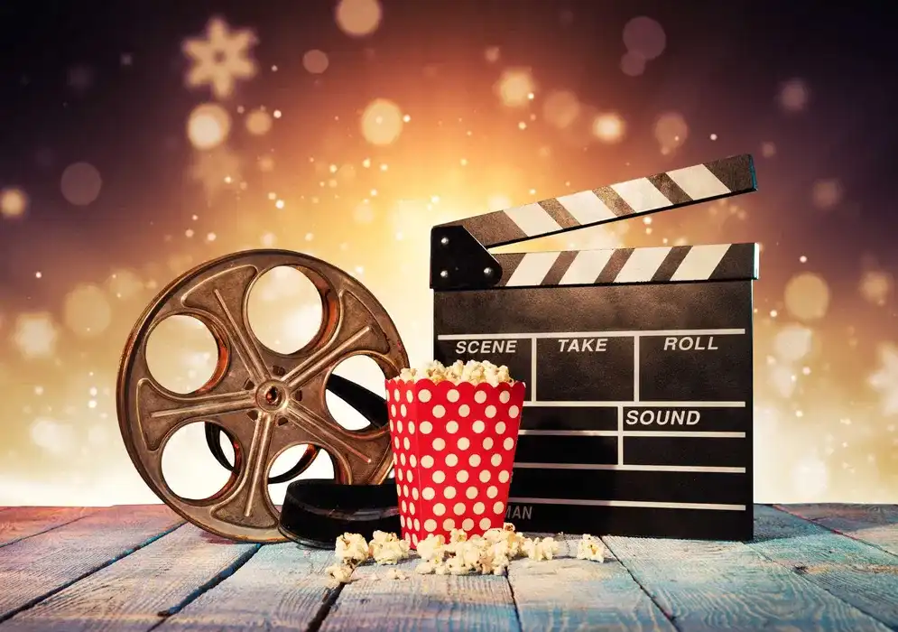 Телевизионный триумф 2025: Пять сериалов, которые нельзя было пропустить