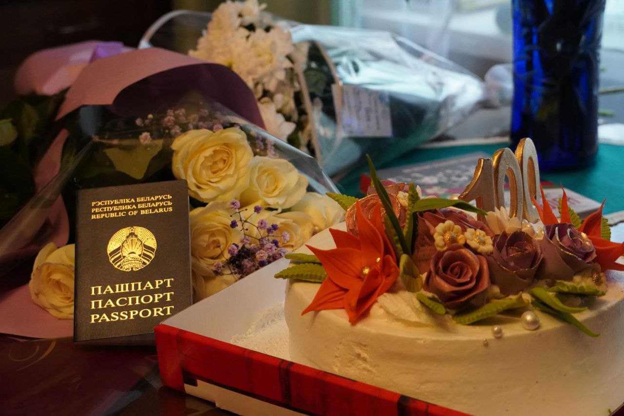 С вековым юбилеем поздравили могилевчанку Маргариту Икусову