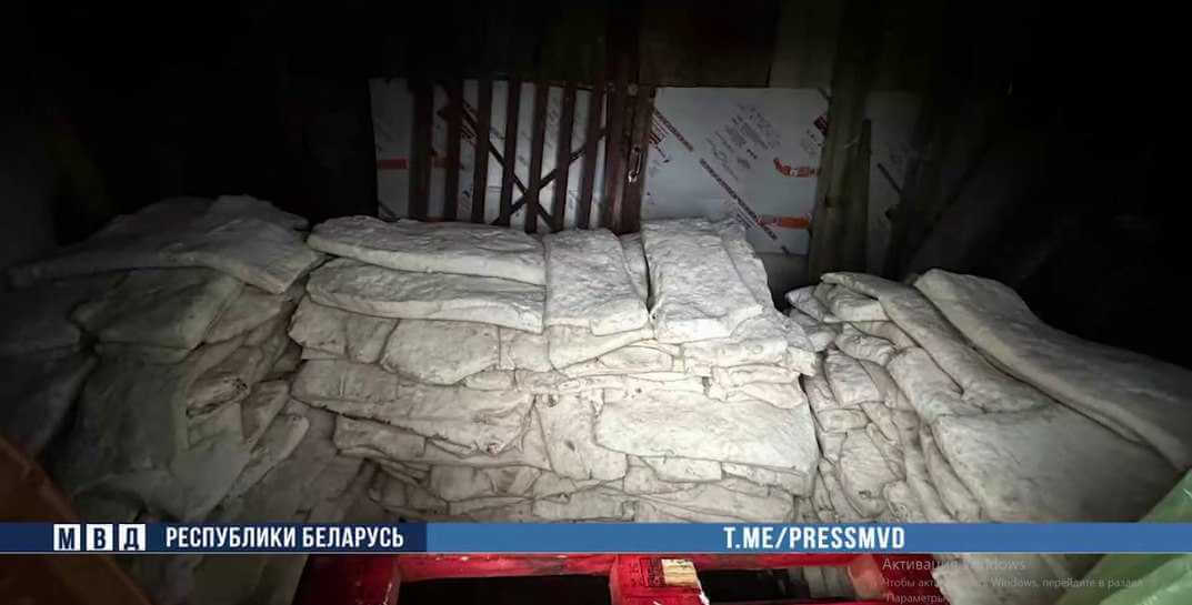 Две тонны сала парень украл у друга-предпринимателя в Могилевском районе