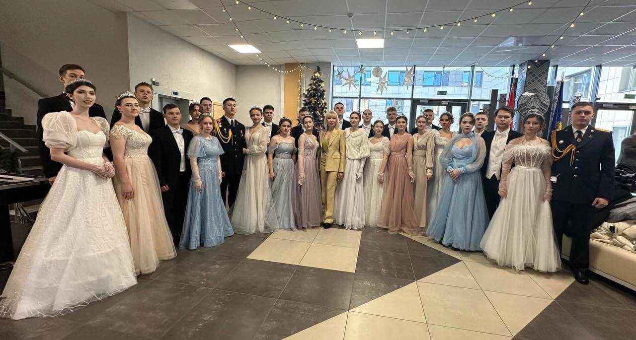 Молодежь Могилевщины принимает участие в новогоднем балу во Дворце Независимости